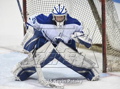 Thumbnail 3 in Xavier vs. Darien (CIAC D1 Semiinal) photogallery.