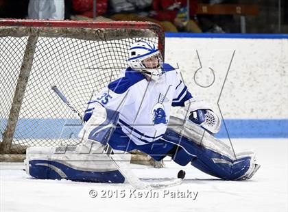 Thumbnail 3 in Xavier vs. Darien (CIAC D1 Semiinal) photogallery.