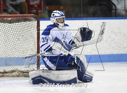 Thumbnail 3 in Xavier vs. Darien (CIAC D1 Semiinal) photogallery.