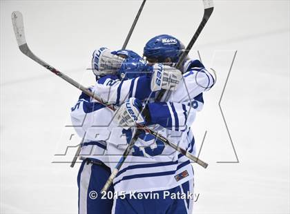 Thumbnail 2 in Xavier vs. Darien (CIAC D1 Semiinal) photogallery.