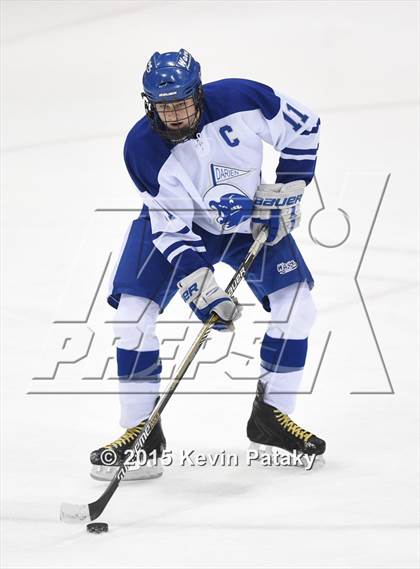 Thumbnail 1 in Xavier vs. Darien (CIAC D1 Semiinal) photogallery.