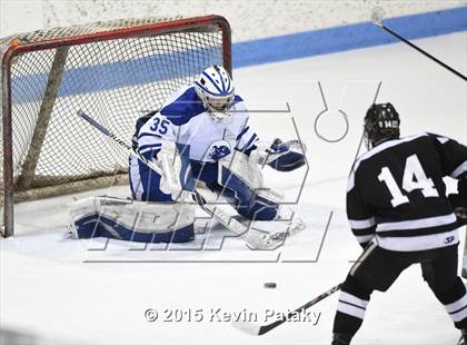 Thumbnail 1 in Xavier vs. Darien (CIAC D1 Semiinal) photogallery.
