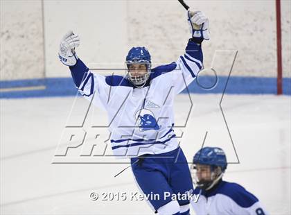 Thumbnail 1 in Xavier vs. Darien (CIAC D1 Semiinal) photogallery.