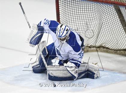 Thumbnail 3 in Xavier vs. Darien (CIAC D1 Semiinal) photogallery.