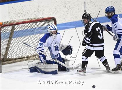 Thumbnail 3 in Xavier vs. Darien (CIAC D1 Semiinal) photogallery.
