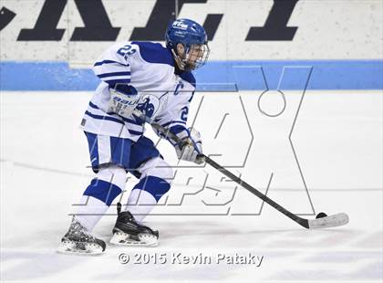 Thumbnail 3 in Xavier vs. Darien (CIAC D1 Semiinal) photogallery.