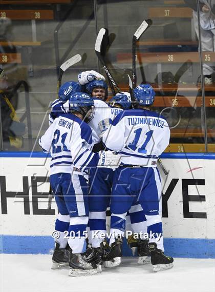 Thumbnail 3 in Xavier vs. Darien (CIAC D1 Semiinal) photogallery.