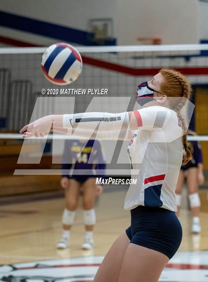 Thumbnail 3 in Jack Britt @ Terry Sanford (scrimmage) photogallery.