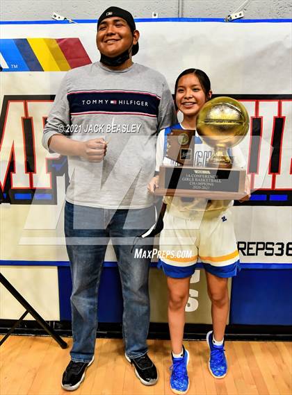 Thumbnail 2 in Fort Thomas vs. Mogollon  (AIA 1A Trophy Ceremony) photogallery.