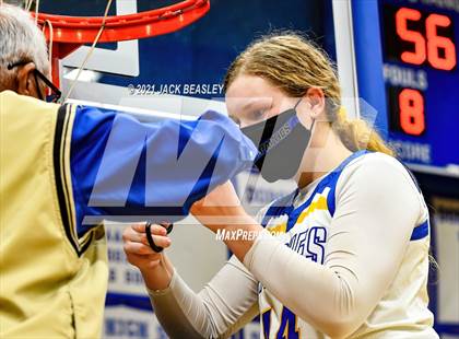 Thumbnail 1 in Fort Thomas vs. Mogollon  (AIA 1A Trophy Ceremony) photogallery.