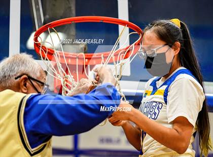 Thumbnail 3 in Fort Thomas vs. Mogollon  (AIA 1A Trophy Ceremony) photogallery.