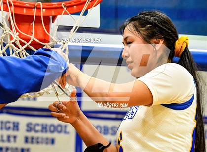 Thumbnail 2 in Fort Thomas vs. Mogollon  (AIA 1A Trophy Ceremony) photogallery.