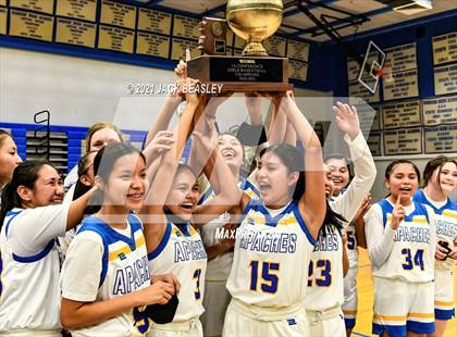 Thumbnail 3 in Fort Thomas vs. Mogollon  (AIA 1A Trophy Ceremony) photogallery.