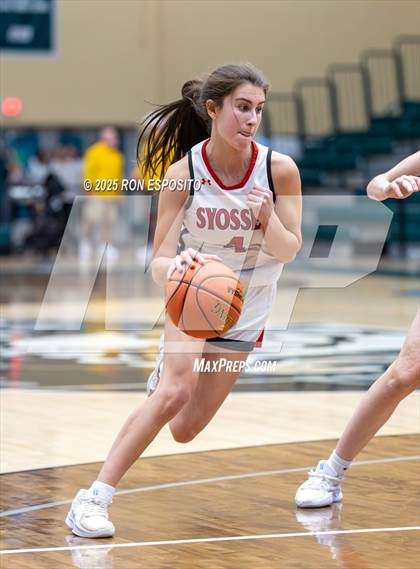 Thumbnail 3 in Syosset vs Plainview-Old Bethpage JFK (NYSPHSAA Section VIII Class AAA Championship) photogallery.