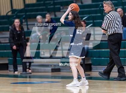 Thumbnail 2 in Syosset vs Plainview-Old Bethpage JFK (NYSPHSAA Section VIII Class AAA Championship) photogallery.