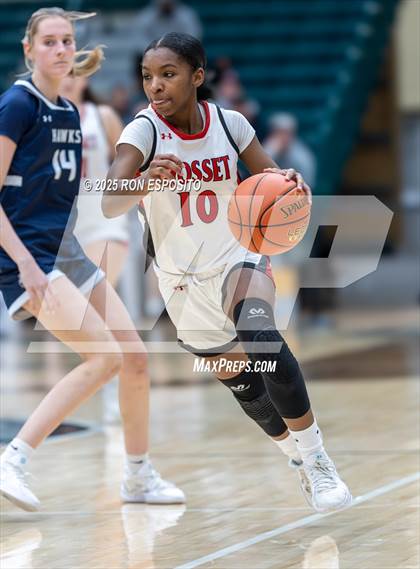 Thumbnail 3 in Syosset vs Plainview-Old Bethpage JFK (NYSPHSAA Section VIII Class AAA Championship) photogallery.