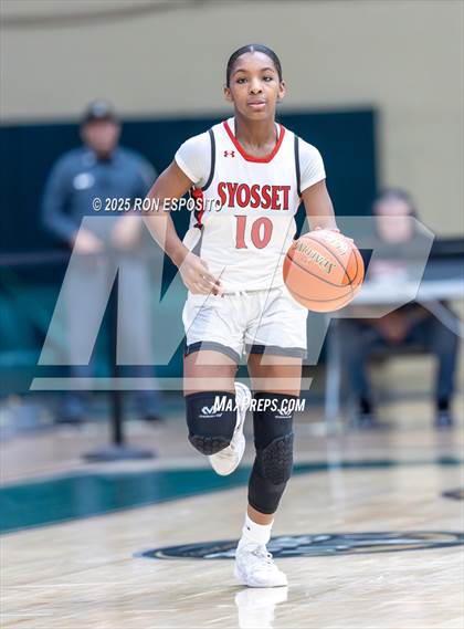 Thumbnail 1 in Syosset vs Plainview-Old Bethpage JFK (NYSPHSAA Section VIII Class AAA Championship) photogallery.