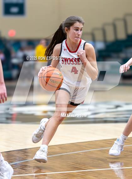 Thumbnail 2 in Syosset vs Plainview-Old Bethpage JFK (NYSPHSAA Section VIII Class AAA Championship) photogallery.