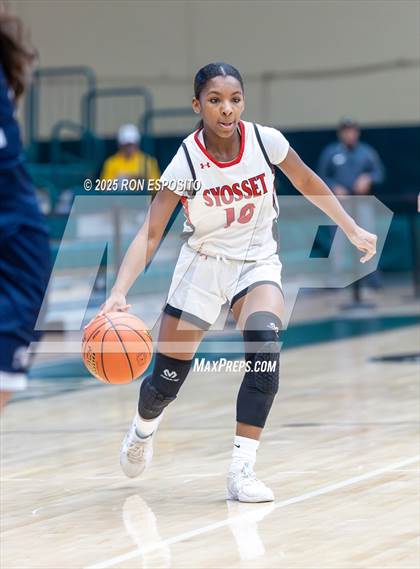 Thumbnail 2 in Syosset vs Plainview-Old Bethpage JFK (NYSPHSAA Section VIII Class AAA Championship) photogallery.