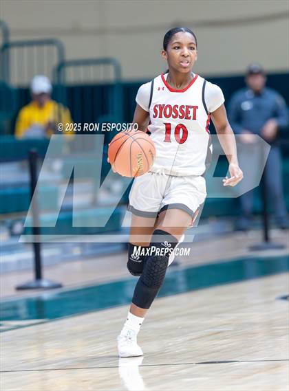 Thumbnail 3 in Syosset vs Plainview-Old Bethpage JFK (NYSPHSAA Section VIII Class AAA Championship) photogallery.