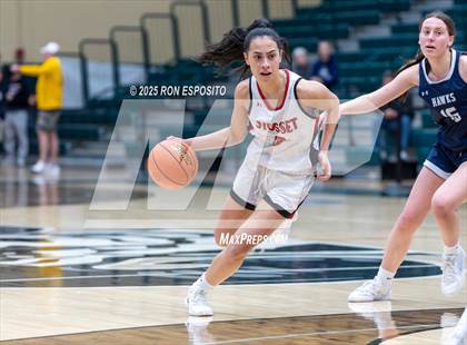 Thumbnail 2 in Syosset vs Plainview-Old Bethpage JFK (NYSPHSAA Section VIII Class AAA Championship) photogallery.