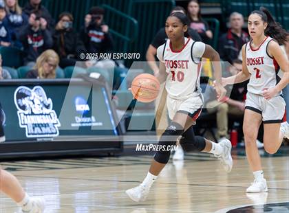 Thumbnail 3 in Syosset vs Plainview-Old Bethpage JFK (NYSPHSAA Section VIII Class AAA Championship) photogallery.