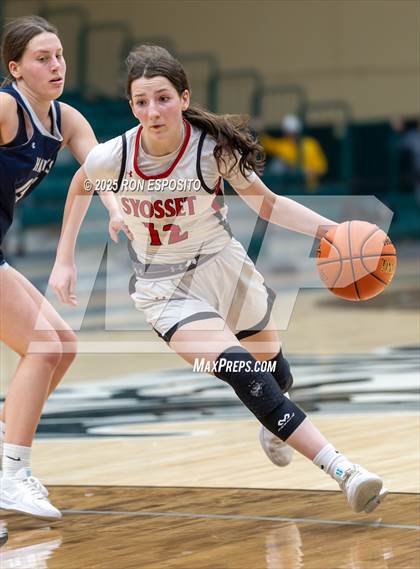 Thumbnail 1 in Syosset vs Plainview-Old Bethpage JFK (NYSPHSAA Section VIII Class AAA Championship) photogallery.