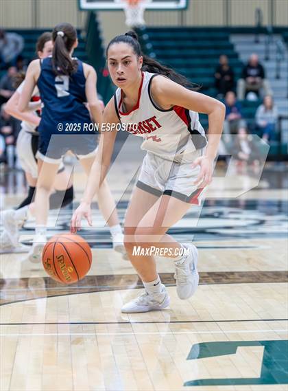 Thumbnail 3 in Syosset vs Plainview-Old Bethpage JFK (NYSPHSAA Section VIII Class AAA Championship) photogallery.