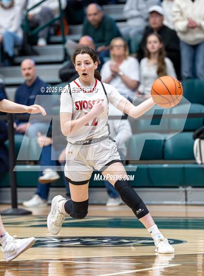 Thumbnail 3 in Syosset vs Plainview-Old Bethpage JFK (NYSPHSAA Section VIII Class AAA Championship) photogallery.