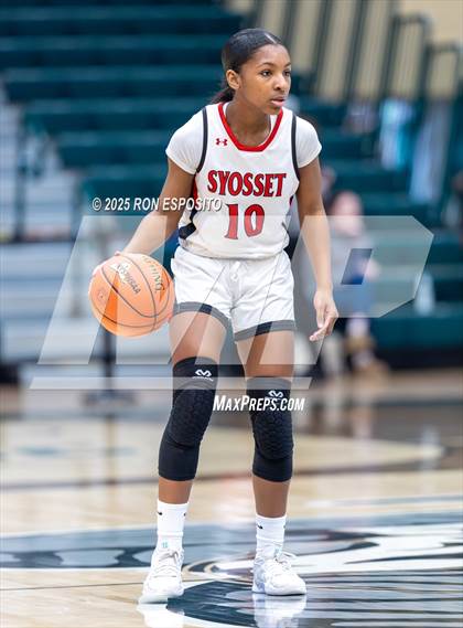 Thumbnail 2 in Syosset vs Plainview-Old Bethpage JFK (NYSPHSAA Section VIII Class AAA Championship) photogallery.