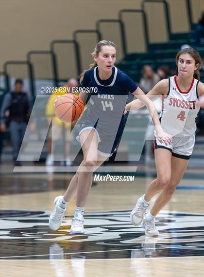Thumbnail 3 in Syosset vs Plainview-Old Bethpage JFK (NYSPHSAA Section VIII Class AAA Championship) photogallery.