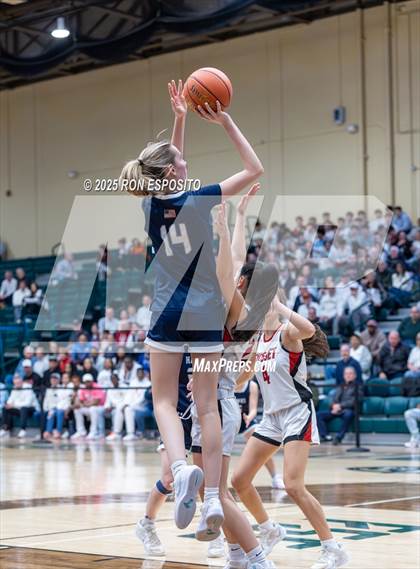 Thumbnail 1 in Syosset vs Plainview-Old Bethpage JFK (NYSPHSAA Section VIII Class AAA Championship) photogallery.