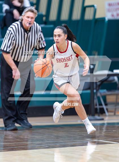 Thumbnail 2 in Syosset vs Plainview-Old Bethpage JFK (NYSPHSAA Section VIII Class AAA Championship) photogallery.