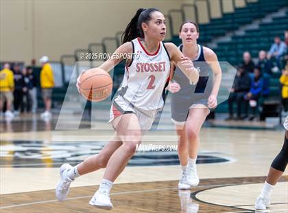 Thumbnail 2 in Syosset vs Plainview-Old Bethpage JFK (NYSPHSAA Section VIII Class AAA Championship) photogallery.