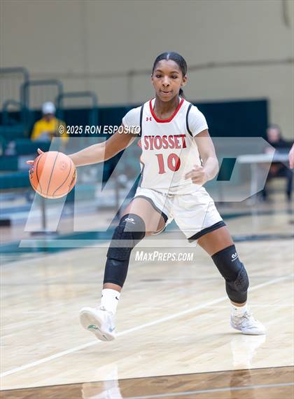 Thumbnail 1 in Syosset vs Plainview-Old Bethpage JFK (NYSPHSAA Section VIII Class AAA Championship) photogallery.