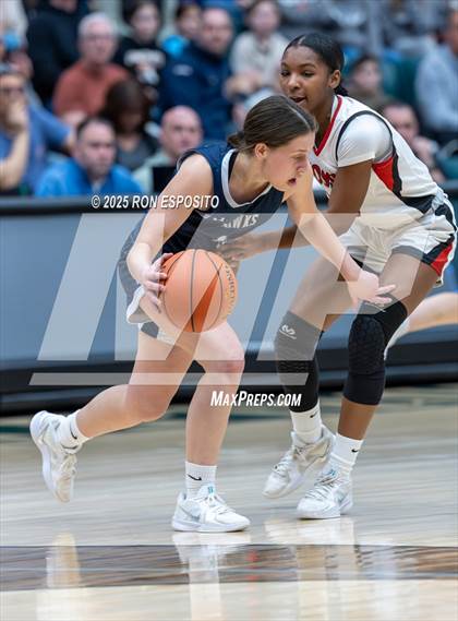 Thumbnail 2 in Syosset vs Plainview-Old Bethpage JFK (NYSPHSAA Section VIII Class AAA Championship) photogallery.