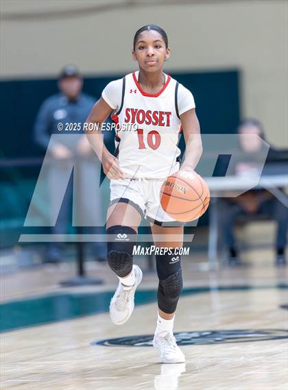 Thumbnail 2 in Syosset vs Plainview-Old Bethpage JFK (NYSPHSAA Section VIII Class AAA Championship) photogallery.