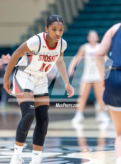Thumbnail 2 in Syosset vs Plainview-Old Bethpage JFK (NYSPHSAA Section VIII Class AAA Championship) photogallery.
