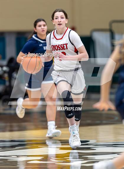 Thumbnail 3 in Syosset vs Plainview-Old Bethpage JFK (NYSPHSAA Section VIII Class AAA Championship) photogallery.