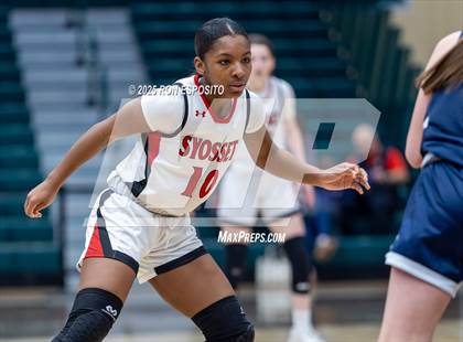 Thumbnail 2 in Syosset vs Plainview-Old Bethpage JFK (NYSPHSAA Section VIII Class AAA Championship) photogallery.