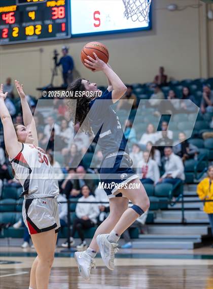 Thumbnail 2 in Syosset vs Plainview-Old Bethpage JFK (NYSPHSAA Section VIII Class AAA Championship) photogallery.