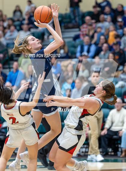 Thumbnail 3 in Syosset vs Plainview-Old Bethpage JFK (NYSPHSAA Section VIII Class AAA Championship) photogallery.