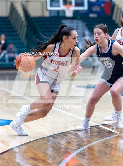 Thumbnail 3 in Syosset vs Plainview-Old Bethpage JFK (NYSPHSAA Section VIII Class AAA Championship) photogallery.