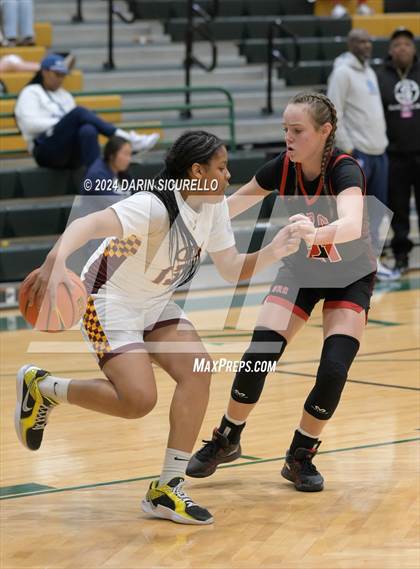 Thumbnail 3 in George Rogers Clark vs Christ the King (Nike Tournament of Champions) photogallery.