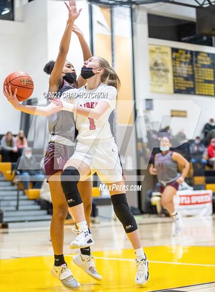 Thumbnail 1 in Hornell vs Newark (NYSPHAA Section 5 Class B1 Semifinal Playoff) photogallery.