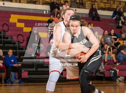 Thumbnail 1 in Quanah vs. Petrolia (Fantasy of Lights) photogallery.