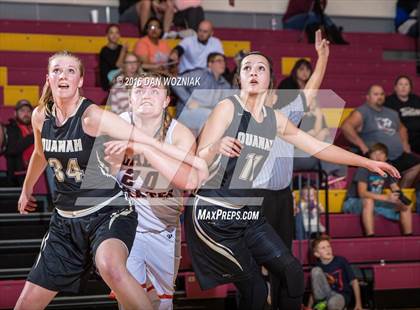 Thumbnail 1 in Quanah vs. Petrolia (Fantasy of Lights) photogallery.