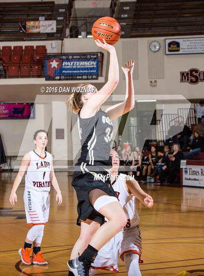 Thumbnail 2 in Quanah vs. Petrolia (Fantasy of Lights) photogallery.