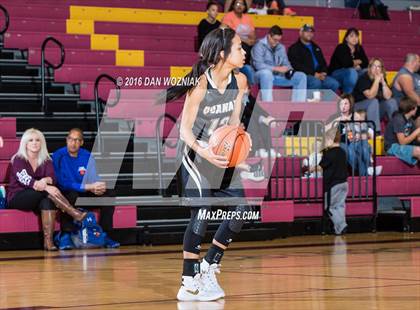 Thumbnail 1 in Quanah vs. Petrolia (Fantasy of Lights) photogallery.