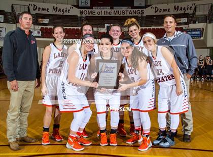 Thumbnail 1 in Quanah vs. Petrolia (Fantasy of Lights) photogallery.